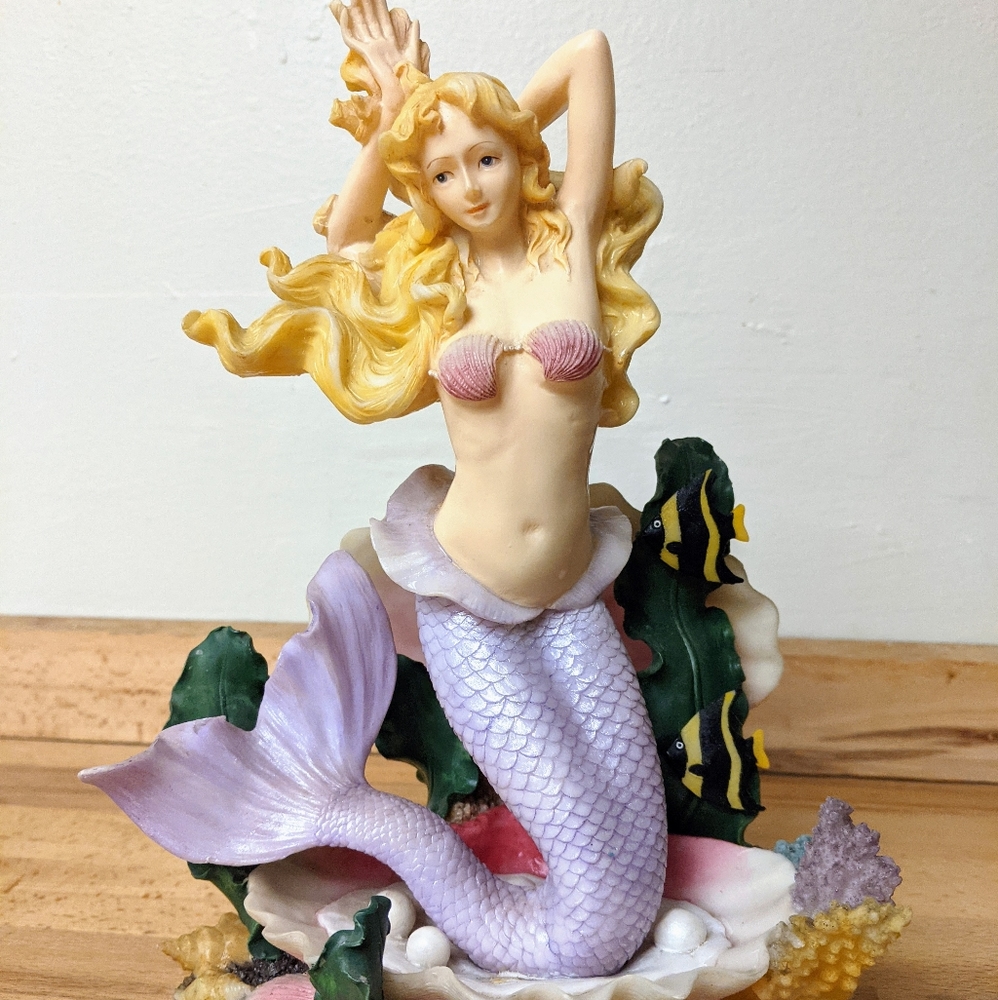 Pretty Mermaid Figurine